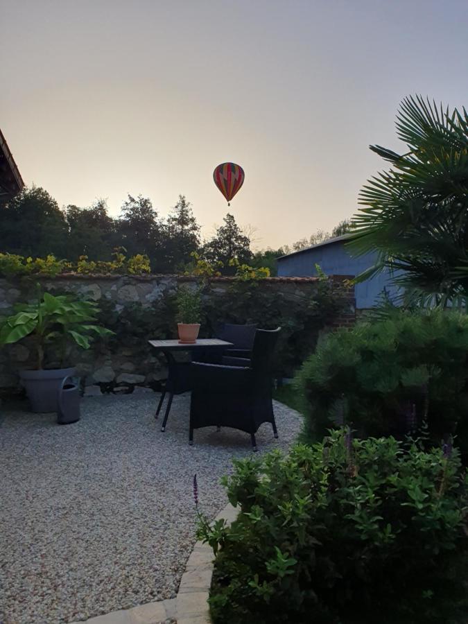 Bed and Breakfast Le Coeur De La Petite Cisse Monteaux Exterior foto